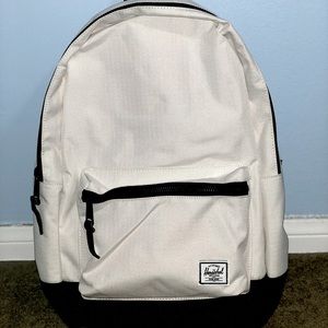 HERITAGE SETTLEMENT WHITE & BLACK BACKPACK